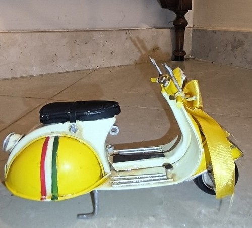Vespa 125 modellino - in, ferro