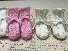 babbucce scarpine pantofole neonata, fatta a mano di misto lana, bianche e rosa