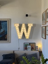 W • Vegaz Lettere Luminose
