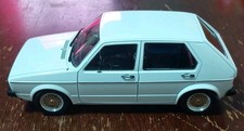 Volkswagen Golf Solid 1/18