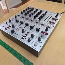 Behringer Mixer DJ
