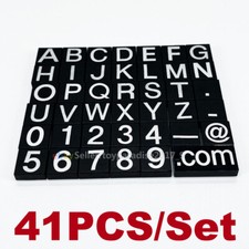 Piastrelle lettere stampate