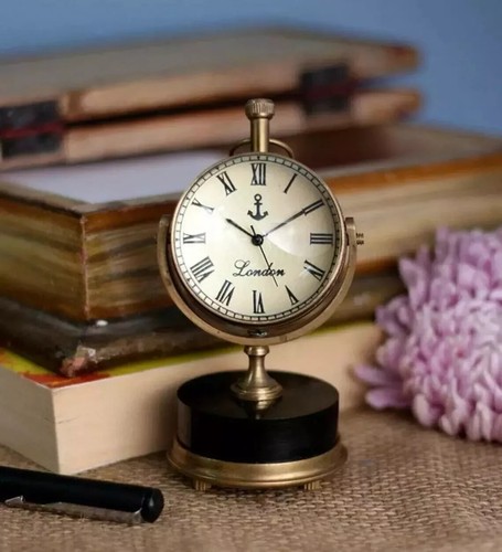 Piccolo orologio scrivania - piccolo,
