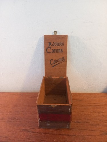 Vintage antique corona - vintage, wooden