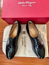 Ferragamo eleganti scarpe con