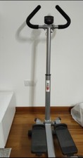 stepper fitness con maniglie, regolabile, come nuovo. Ingombra poco spazio.