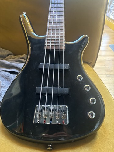 Basso rock corvette - basso,