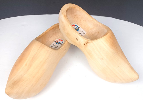 Zoccoli scarpe legno vintage