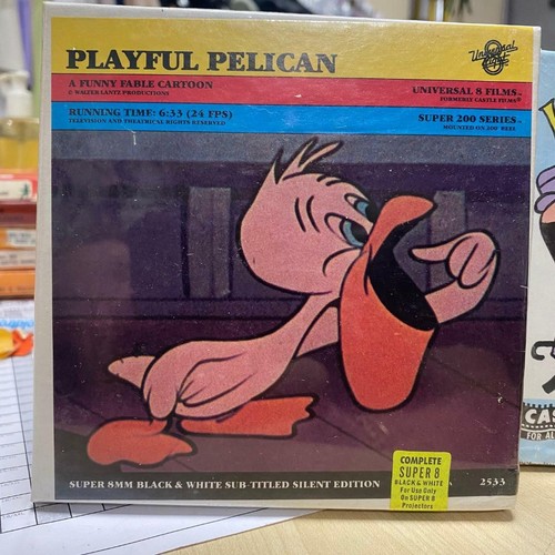 Playful pelican cartoon 8mm - 8mm, /