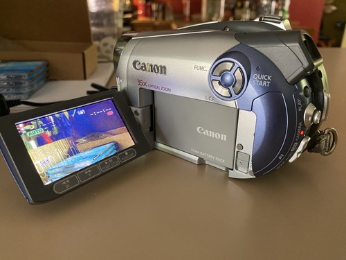 Canon dc210 videocamera dvd - canon,
