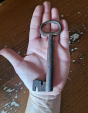 ANTICA CHIAVE DEL XIX IN FERRO BATTUTO E LAVORATO A MANO 12,5cm