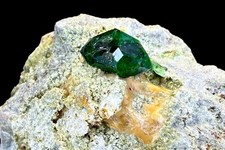 Granato demantoide verde