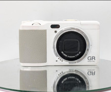 Fotocamera compatta Ricoh GR