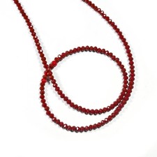 Collana con perle di pietre