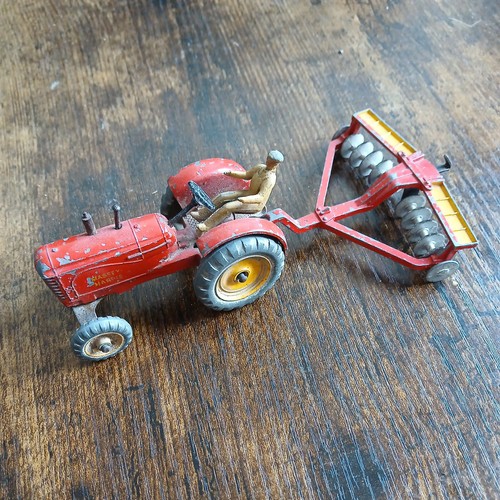 Dinky toys massey - toys, harris