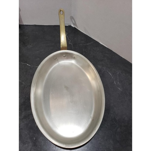 Vecchia padella pesce ovale