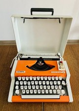 Macchina da scrivere OLYMPIA