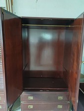 armadi in legno massiccio