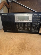 REALISTIC DX-440 AM FM SW Ricevitore Portatile Radio PLL, Onde Corte