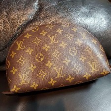 Louis Vuitton Monogram Pouch