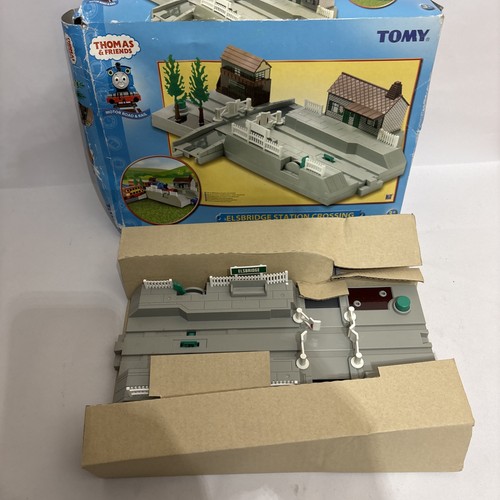 Vintage 1996 tomy - vintage,