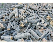 LEGNA DA ARDERE 100Kg IN TRONCHETTI DA 25/30 cm PER CAMINO, STUFA E BARBECUE.