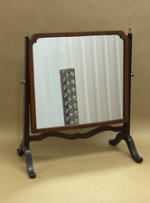 Antico specchio da toilette