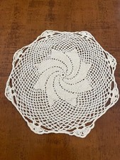 CENTRINO TONDO ALL'UNCINETTO