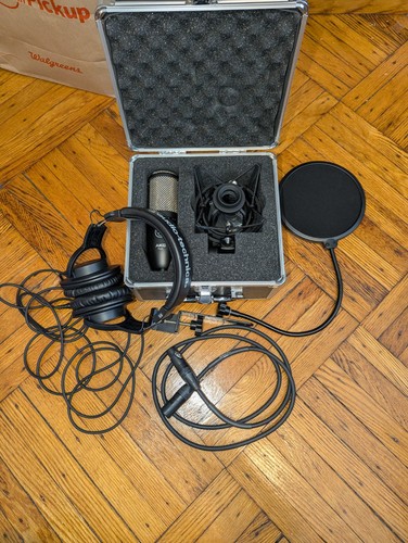 Akg p220 microphone bundle - akg,