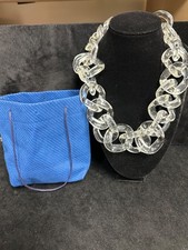 Collana girocollo in resina