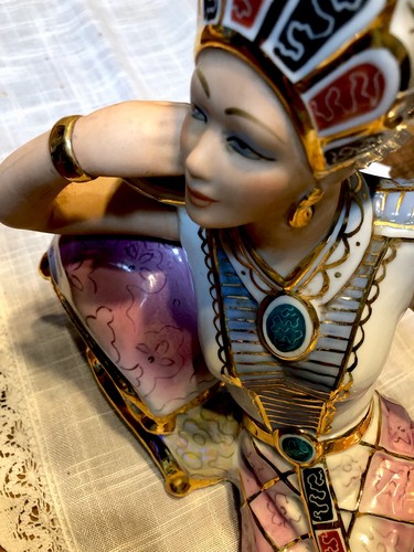 Bellissima statuina - , in