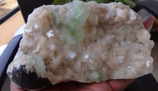 Stilbite Su Rocce Di