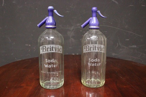 Due splendide bottiglie soda - due,