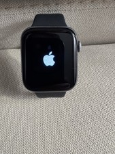 Apple Watch Series 4 44mm Cassa Allumina Grigia Siderale, Cinturino Sport Nero,