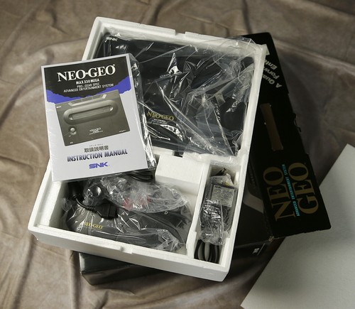 Nuovo vecchio stock - •, neo