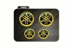 Set 4 Adesivi Diapason NERO & ORO 3D resinato 45 mm e 25 mm Tmax Xmax Racing 