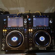 Two Pioneer DJ CDJ-3000 Single