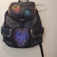 Disney store descendants - disney, 3