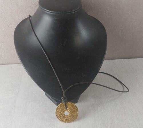 Très beau collier - , +
