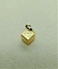 CIONDOLO PENDENTE DADO CUBO