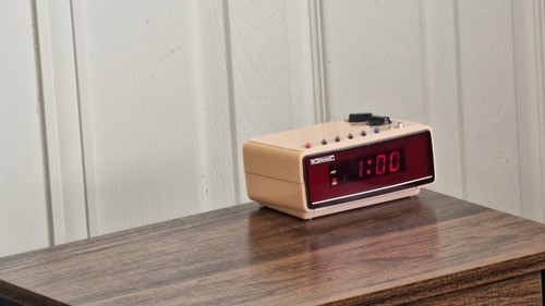 Sveglia radio elettronica