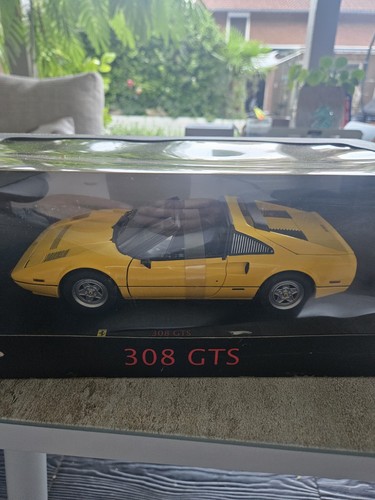 Hot wheels elite ferrari - elite,