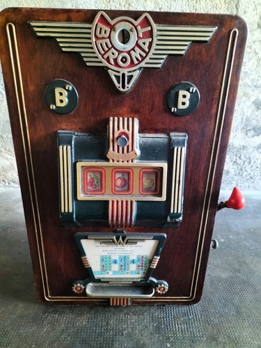 Slot machine vintage - machine, marca