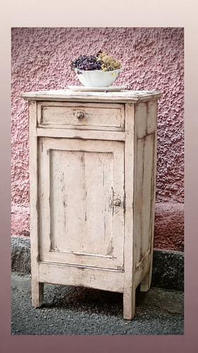 Comodino antico primi - primi, 900