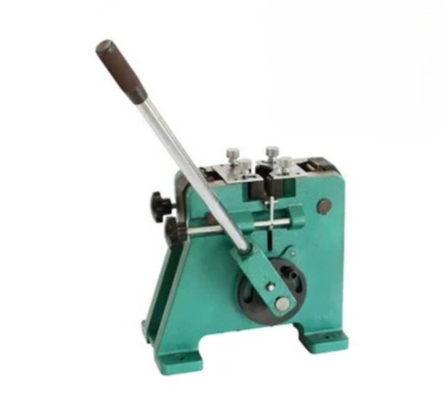Pinza manuale saldatrice - , a