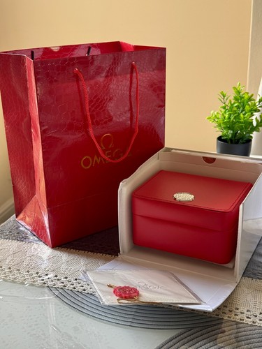 Omega watch presentation - watch, box