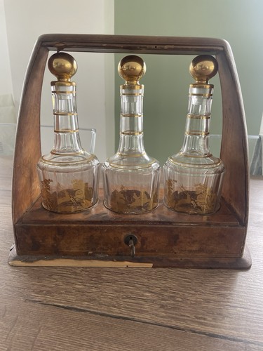 Ancienne cave liqueur en - à,