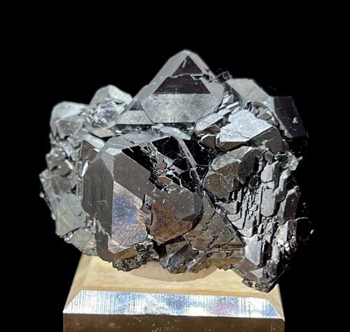 Magnetite super luminosa mm - magnetite,