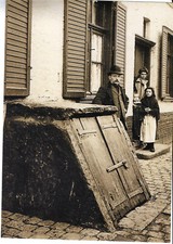 LILLE. MAISON AVEC BURGUET AU