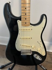 Black fender stratocaster - black,